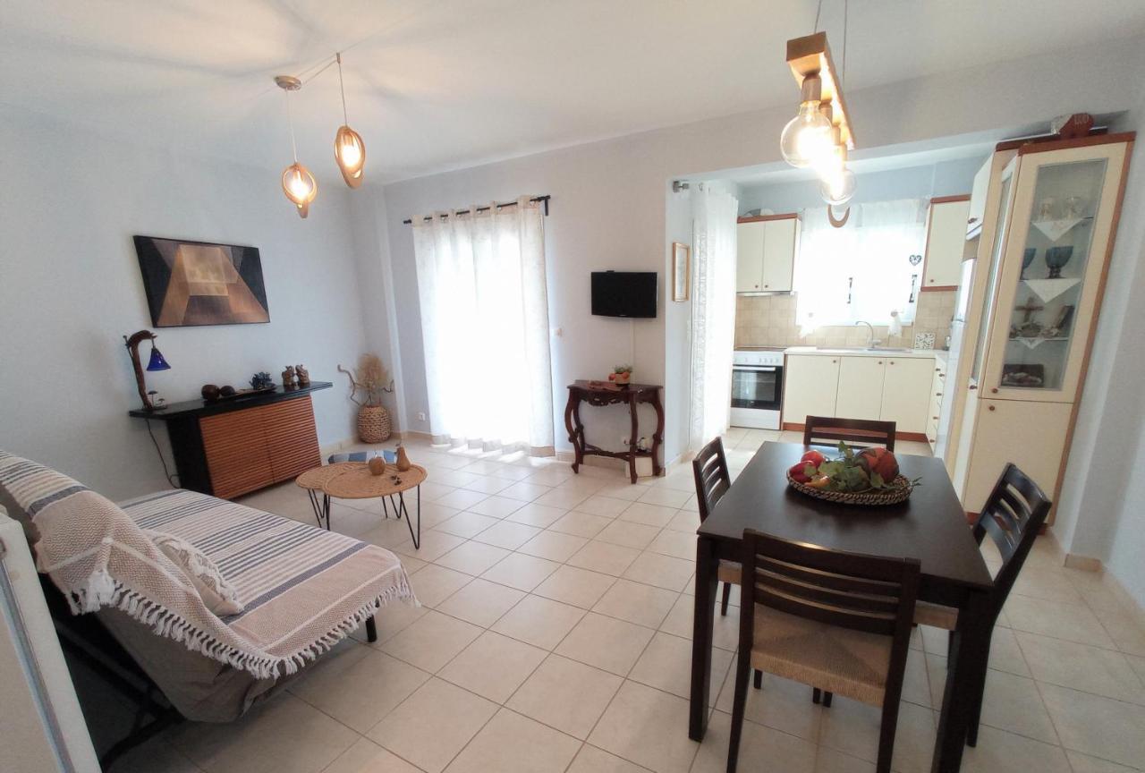 G Apartment In Agia Efimia Exterior photo