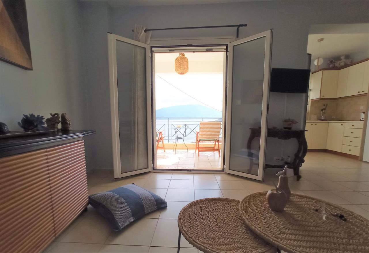 G Apartment In Agia Efimia Exterior photo